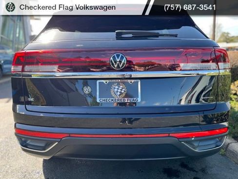 Used 2024 Volkswagen Atlas Cross Sport SE image 10
