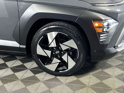 Used 2024 Hyundai Kona Limited image 12