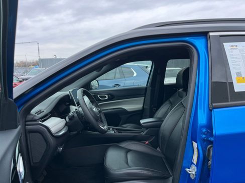 Used 2025 Jeep Compass Limited image 27