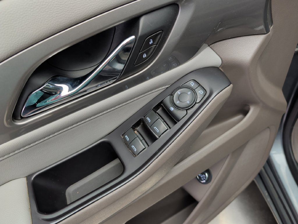 Used 2019 Chevrolet Traverse LT FWD image 13