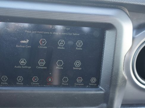 Used 2022 Jeep Gladiator Willys image 36