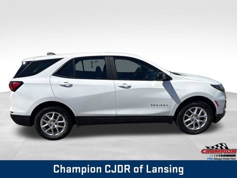 Used 2023 Chevrolet Equinox LS AWD/4WD image 9