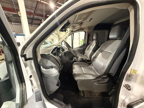 Used 2016 Ford Transit 250 130 Low Roof RWD image 8