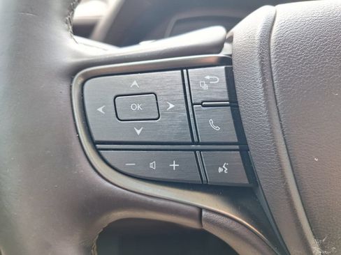 Used 2019 Lexus LS 500 w/ Accessory Package (Z2) RWD image 12
