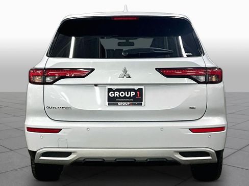 Used 2024 Mitsubishi Outlander SE AWD/4WD image 5