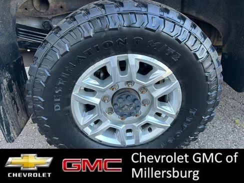 Used 2020 Chevrolet Silverado 2500 LT w/ Convenience Package AWD/4WD image 11