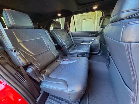 Used 2025 Toyota Sequoia Platinum AWD/4WD image 27