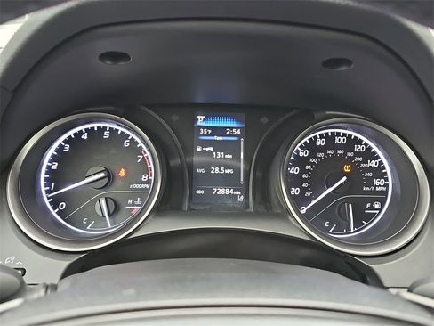 Used 2021 Toyota Camry SE image 18
