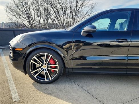Used 2025 Porsche Cayenne S image 6