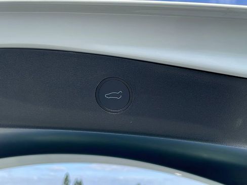 Used 2022 Tesla Model 3 Standard Range image 24