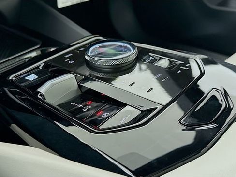 New 2026 BMW 530i xDrive w/ Premium Package image 17