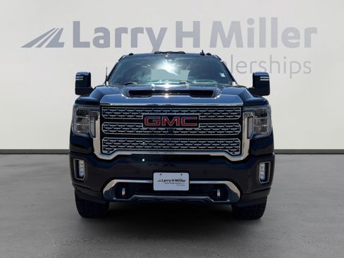 Used 2021 GMC Sierra 2500 Denali w/ Denali Black Diamond Edition AWD/4WD image 9