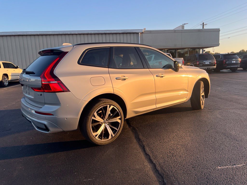 Used 2025 Volvo XC60 B5 Ultra w/ Protection Package Premier AWD/4WD image 3