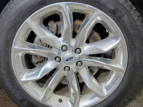 Used 2014 Ford Explorer XLT w/ Equipment Group 202A AWD/4WD image 10