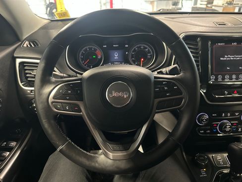 Used 2019 Jeep Cherokee Limited AWD/4WD image 11