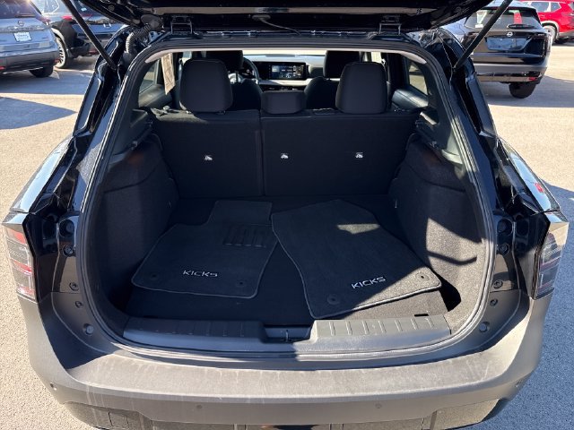 Certified 2025 Nissan Kicks SV w/ SV Premium Package AWD/4WD image 10