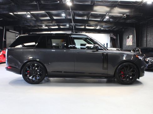 Used 2024 Land Rover Range Rover SV AWD/4WD image 16