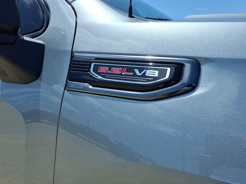 Used 2024 GMC Sierra 1500 AT4 w/ Technology Package AWD/4WD image 10