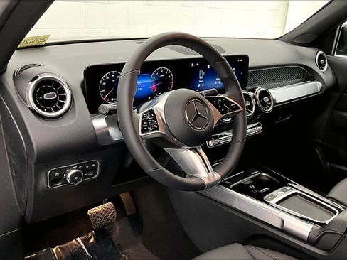 Used 2026 Mercedes-Benz GLB 250 image 18
