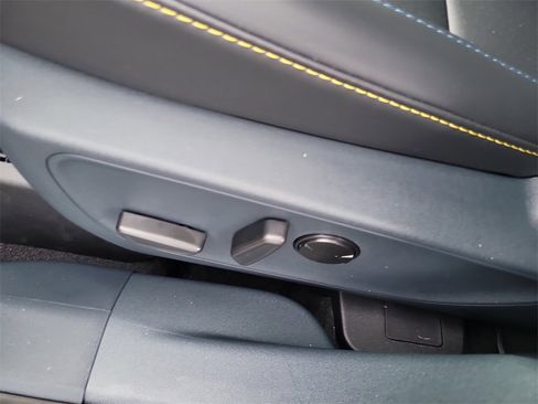 New 2025 Ford Maverick Lobo image 17