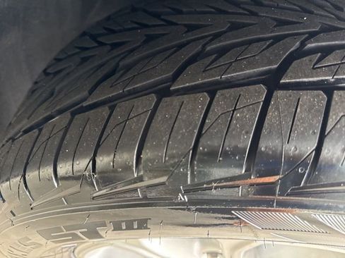 Used 2021 Jeep Grand Cherokee Laredo RWD image 24