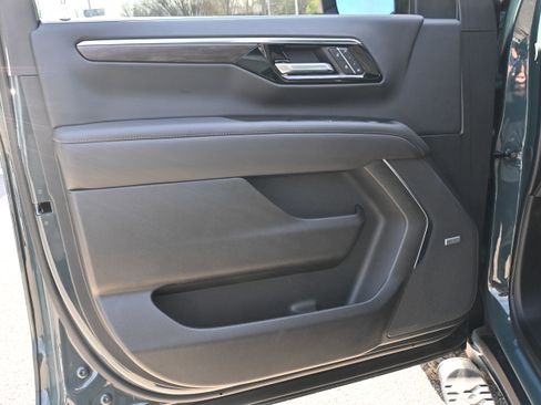 Used 2025 Chevrolet Tahoe Z71 w/ Z71 Off-Road Package image 31