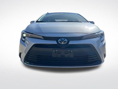 Used 2023 Toyota Corolla LE image 2