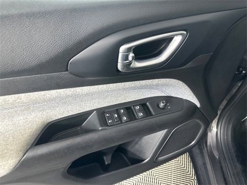 Certified 2022 Jeep Compass Latitude image 20