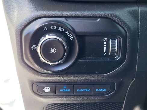 Used 2023 Jeep Wrangler Unlimited w/ Cold Weather Group AWD/4WD image 26