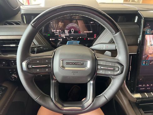 New 2026 GMC Yukon Denali Ultimate w/ LPO, Floor Liner Package AWD/4WD image 29