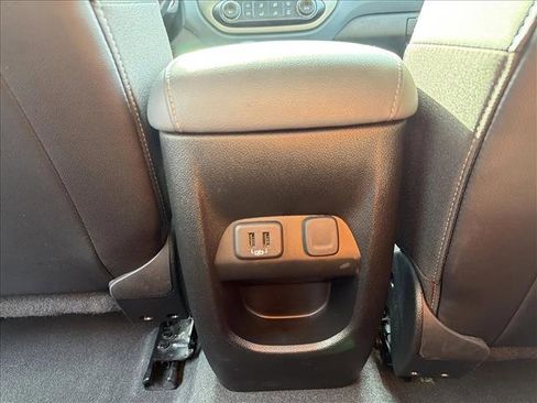 Used 2022 Chevrolet Colorado Z71 w/ Z71 Midnight Edition image 23