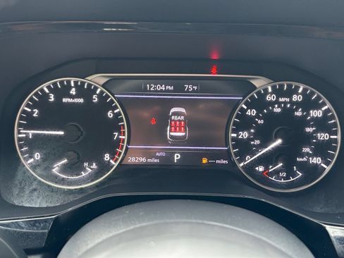 Used 2025 Nissan Pathfinder SV AWD/4WD image 33