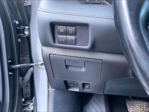 Used 2023 Toyota Highlander XSE FWD image 16