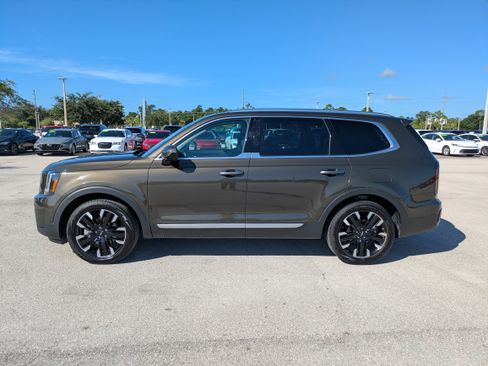 Used 2025 Kia Telluride SX w/ SX Captain's Chair Package FWD image 7