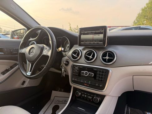 Used 2015 Mercedes-Benz GLA 250 4MATIC image 34