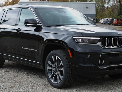 New 2025 Jeep Grand Cherokee L Overland image 3