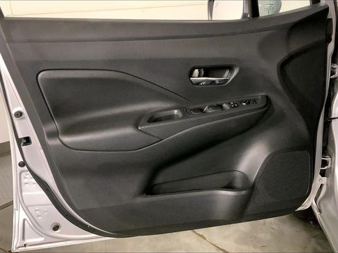 Used 2025 Nissan Versa SV FWD image 24