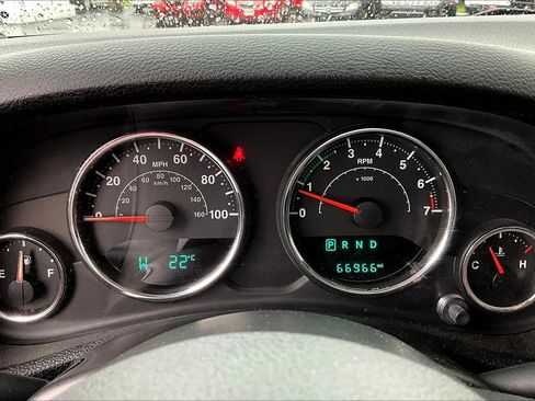 Used 2015 Jeep Wrangler Unlimited Rubicon AWD/4WD image 13
