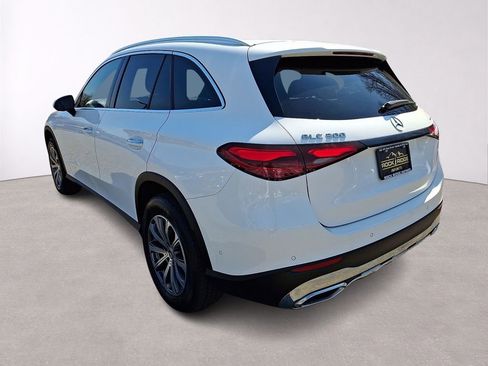 Used 2024 Mercedes-Benz GLC 300 4MATIC image 5