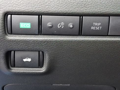 Certified 2023 Nissan Sentra SV w/ SV Premium Package FWD image 26