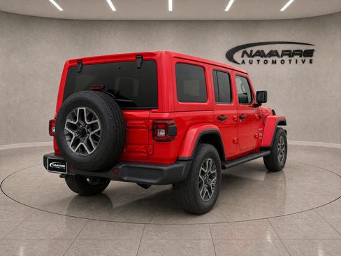 Used 2025 Jeep Wrangler Unlimited Sahara AWD/4WD image 7