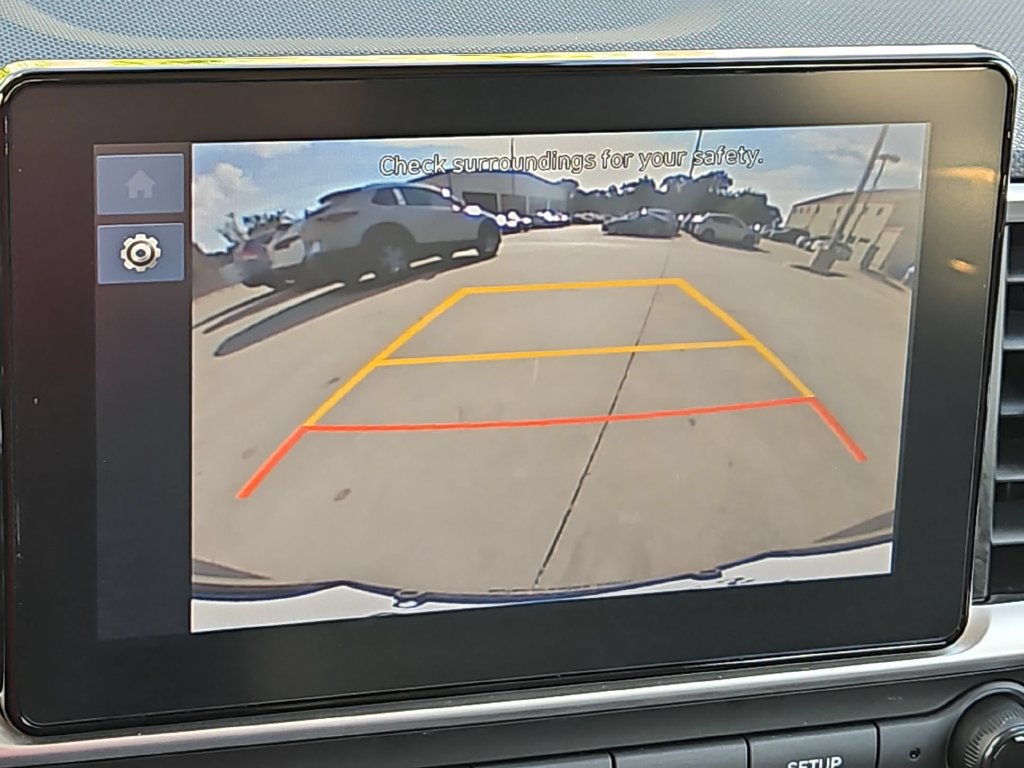 Used 2025 Hyundai Venue SEL FWD image 18