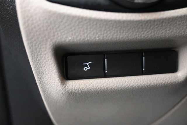 Used 2019 Ford Explorer XLT w/ Equipment Group 202A FWD image 24