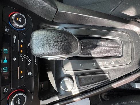 Used 2017 Ford Focus SE FWD image 37