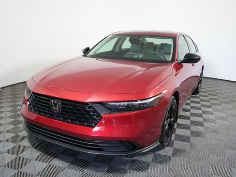 Certified 2025 Honda Accord SE image 1