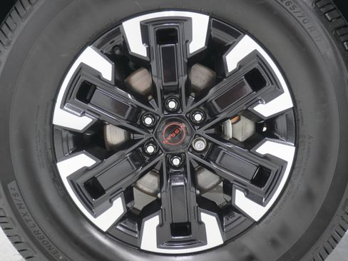 Used 2023 Nissan Frontier PRO-4X w/ Technology Package AWD/4WD image 28