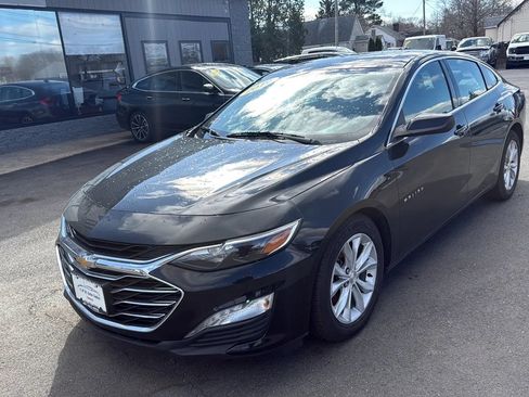 Used 2019 Chevrolet Malibu LT FWD image 3