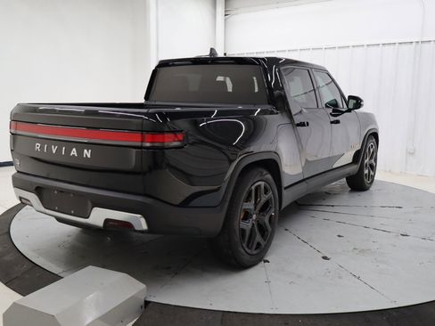 Used 2022 Rivian R1T Adventure image 4