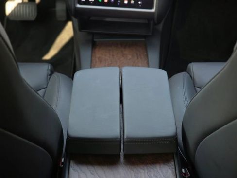 Used 2020 Tesla Model S Long Range Plus image 20