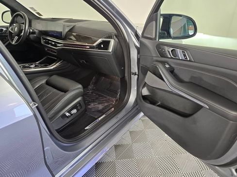 Used 2025 BMW X7 M60i AWD/4WD image 12